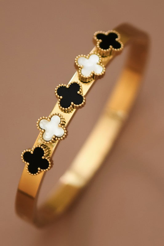 Lily Clover Hinged Bangle Bracelet
-18k Waterproof Non-tarnish Stainless Steel Bangle