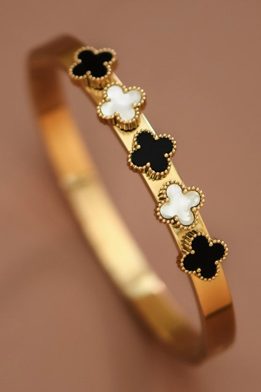 Lily Clover Hinged Bangle Bracelet
-18k Waterproof Non-tarnish Stainless Steel Bangle